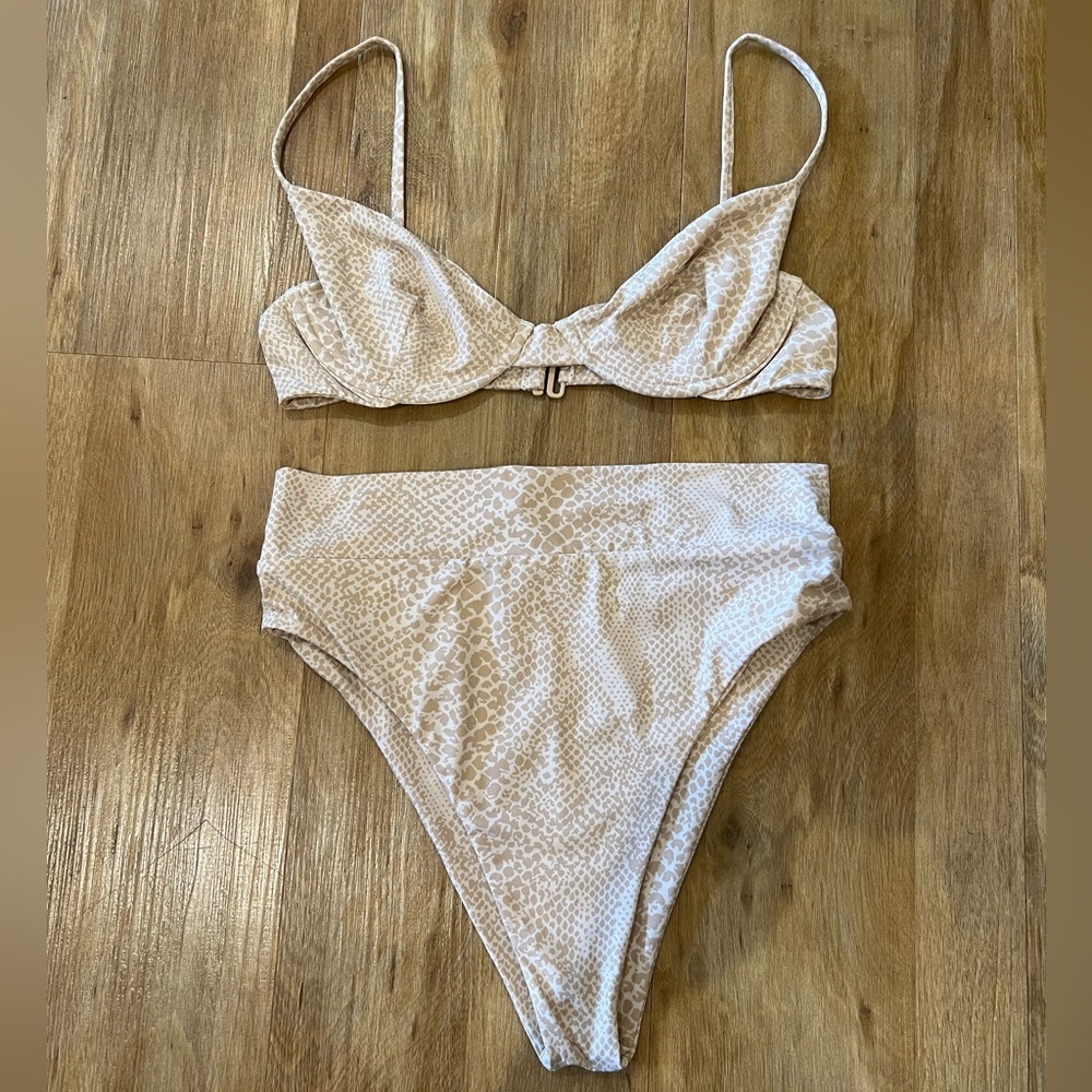 TRADED Acacia Light Snake Print Set